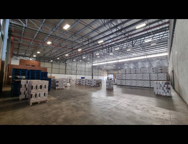 2,943M² WAREHOUSE TO LET IN POMONA